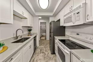 13717 Linden Ave N, Seattle, WA 98133 - Photo 10