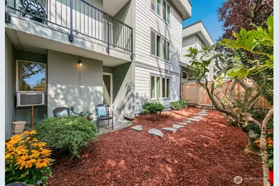 13717 Linden Avenue N #104, Seattle, WA 98133 - Photo 20