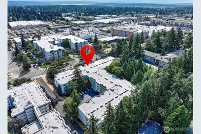 13717 Linden Avenue N #104, Seattle, WA 98133 - Photo 32