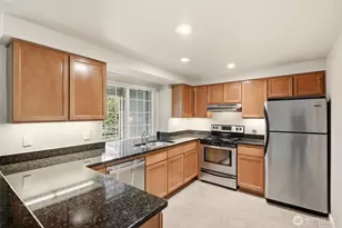 10016 NE 120th Ln, Kirkland, WA 98034 - Photo 14