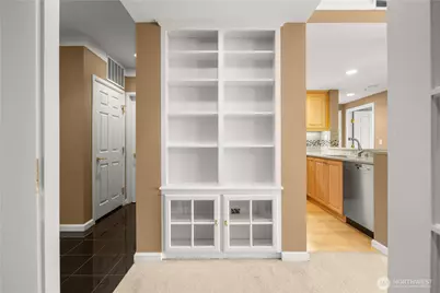 3300 Meridian Avenue N #302, Seattle, WA 98103 - Photo 12