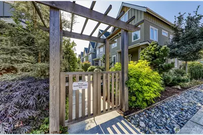 690 Wintersweet Road NE, Bainbridge Island, WA 98110 - Photo 2