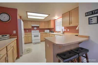 4216 Richmond Lane SE, Lacey, WA 98503 - Photo 6