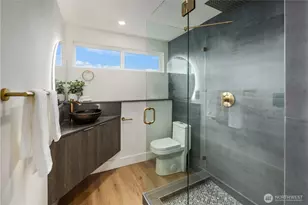 5520 Brooklyn Ave NE, Seattle, WA 98105 - Photo 16