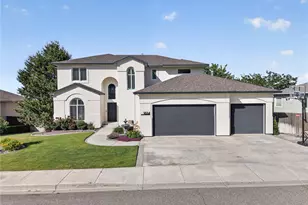1614 W 51st Ave, Kennewick, WA 99338 - Photo 2