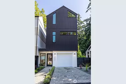 12056 20th Avenue NE, Seattle, WA 98125 - Photo 2