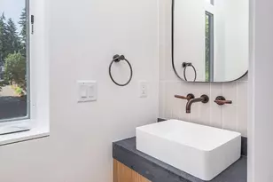 12056 20th Ave NE, Seattle, WA 98125 - Photo 10