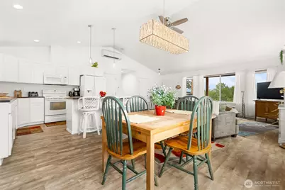 203 2nd St, Riverside, WA 98849 - Photo 2