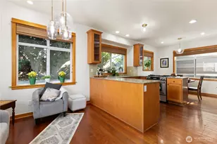 1939 10th Ave W, Seattle, WA 98119 - Photo 4