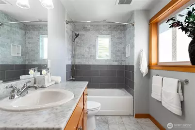 1939 10th Avenue W #B, Seattle, WA 98119 - Photo 14