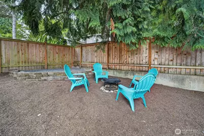 4211 210 Th Place NE, Sammamish, WA 98074 - Photo 32