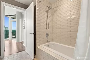 500 106th Ave NE, Bellevue, WA 98004 - Photo 28