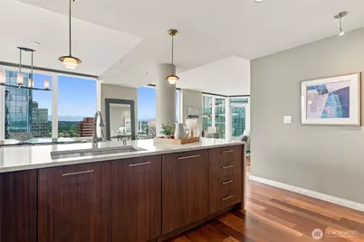 500 106th Avenue NE #3205, Bellevue, WA 98004 - Photo 8