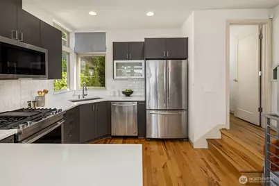 116 W Florentia Street #A, Seattle, WA 98119 - Photo 8