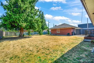8021 State Avenue, Marysville, WA 98270 - Photo 16