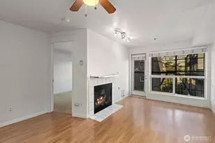 530 Melrose Ave E, Seattle, WA 98102 - Photo 10