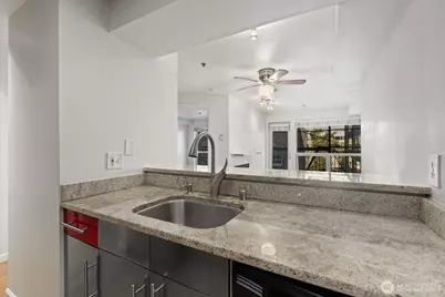 530 Melrose Avenue E #507, Seattle, WA 98102 - Photo 6