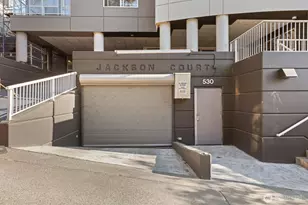 530 Melrose Ave E, Seattle, WA 98102 - Photo 2