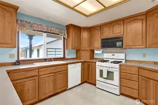 13176 Avon Allen Rd, Mount Vernon, WA 98273 - Photo 14