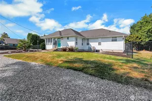 10408 23rd Ave E, Tacoma, WA 98445 - Photo 2