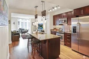699 John St, Seattle, WA 98109 - Photo 2