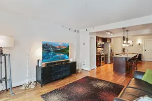 699 John St, Seattle, WA 98109 - Photo 10
