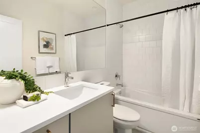 7062 Cleopatra Place NW, Seattle, WA 98117 - Photo 12