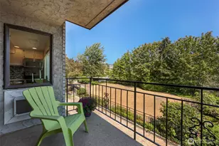 610 Aloha St, Seattle, WA 98109 - Photo 20