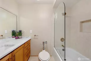 610 Aloha St, Seattle, WA 98109 - Photo 18