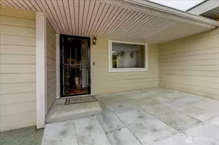 9125 48th Dr NE, Marysville, WA 98270 - Photo 2