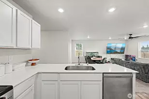 13603 194th St E, Graham, WA 98338 - Photo 16