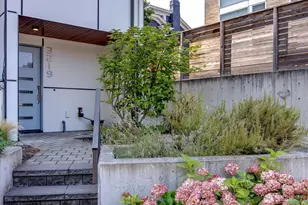 3219 Fuhrman Ave E, Seattle, WA 98102 - Photo 2