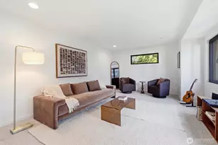 11340 23rd Ave NE, Seattle, WA 98125 - Photo 32