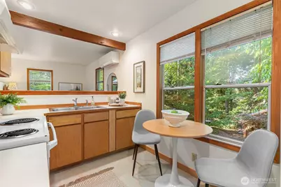 5470 Taylor Avenue NE, Bainbridge Island, WA 98110 - Photo 16