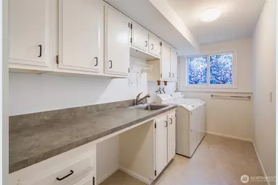 12617 NE 5th Street, Bellevue, WA 98005 - Photo 10