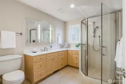12617 NE 5th Street, Bellevue, WA 98005 - Photo 4