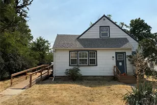 115 W 2nd St, Waitsburg, WA 99361 - Photo 2
