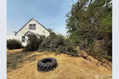 115 W 2nd Street, Waitsburg, WA 99361 - Photo 14