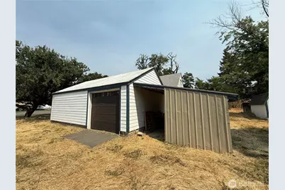 115 W 2nd Street, Waitsburg, WA 99361 - Photo 10
