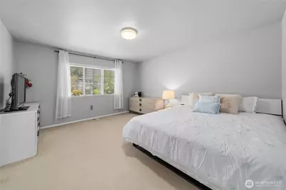16901 Woodside Drive SE, Renton, WA 98058 - Photo 14