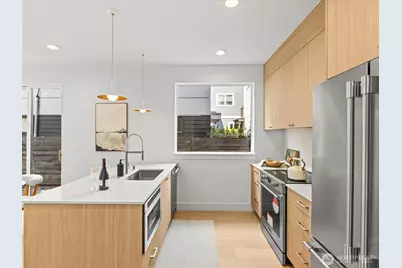4326 Woodlawn Avenue N #B, Seattle, WA 98103 - Photo 12