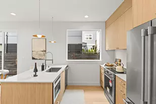 4326 Woodlawn Ave N, Seattle, WA 98103 - Photo 12