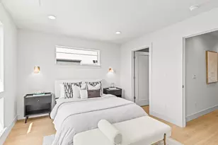 4326 Woodlawn Ave N, Seattle, WA 98103 - Photo 16