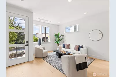 4326 Woodlawn Avenue N #B, Seattle, WA 98103 - Photo 6