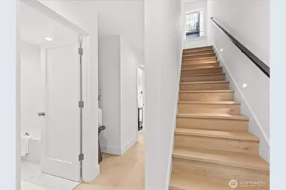 4326 Woodlawn Avenue N #B, Seattle, WA 98103 - Photo 24