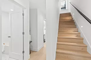 4326 Woodlawn Ave N, Seattle, WA 98103 - Photo 24