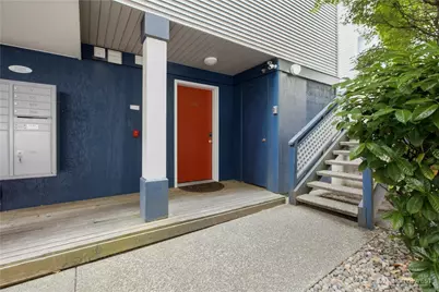 952 N 35th Street #102, Seattle, WA 98103 - Photo 6