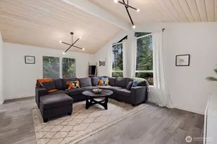 11132 Country Club Dr, Anderson Island, WA 98303 - Photo 4