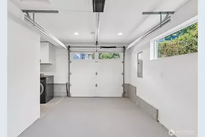 12038 N Park Avenue N, Seattle, WA 98133 - Photo 24