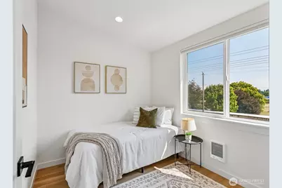 12038 N Park Avenue N, Seattle, WA 98133 - Photo 18